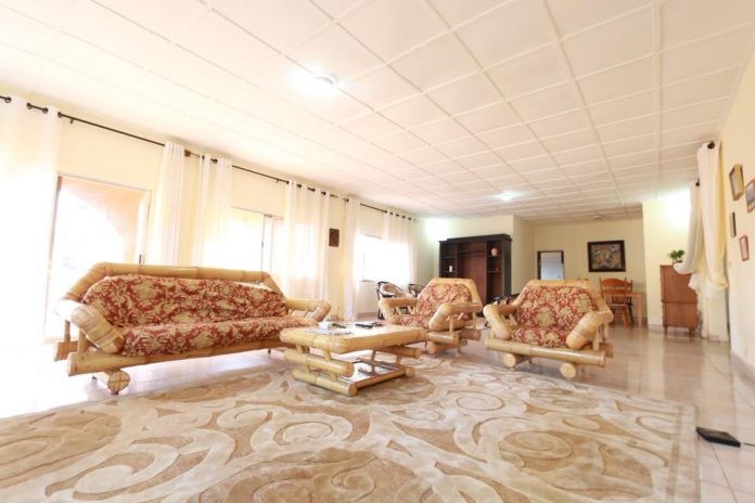 43244142_1336064936523441_7160400443158298624_n